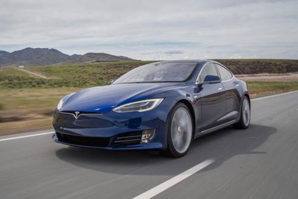 特斯拉Model S降价人民币2.3万元，国产标准续航版起售价为32.8万元