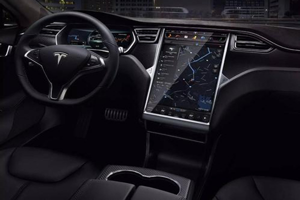 品玩发布特斯拉中国区存在质量问题，为完成产量有意降低质量标准